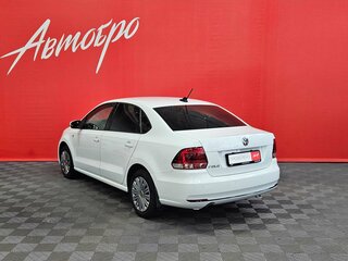 2018 Volkswagen Polo V Рестайлинг, белый, 1040000 рублей, вид 3