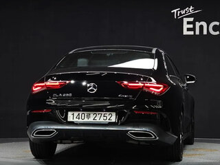 2023 Mercedes-Benz CLA 200 II (C118, X118), чёрный, 2235000 рублей, вид 4