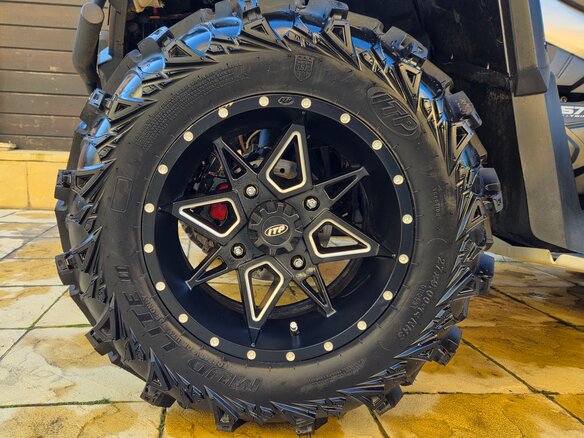 2016 BRP Can-Am Outlander L 570 (MAX), серебристый, 1400000 рублей - вид 6