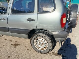 2004 Chevrolet Niva I, серый, 230000 рублей, вид 3