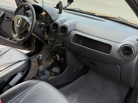2011 Renault Sandero I, чёрный, 550000 рублей - вид 8