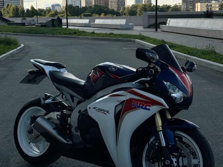 2011 Honda CBR 1000 RR/RA Fireblade, белый, 800000 рублей, вид 3
