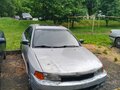 1998 Mitsubishi Mirage V, серебристый, 140000 рублей