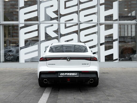 2024 Changan UNI-V I, белый, 2422000 рублей - вид 3