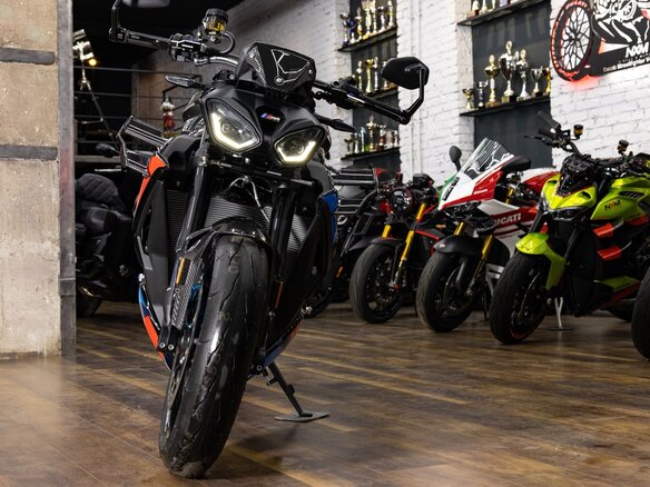 2026 BMW M 1000 R, чёрный, 3590000 рублей - вид 7