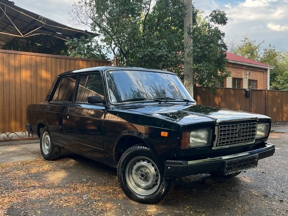 2010 Lada (ВАЗ) 2107, чёрный, 250000 рублей - вид 2