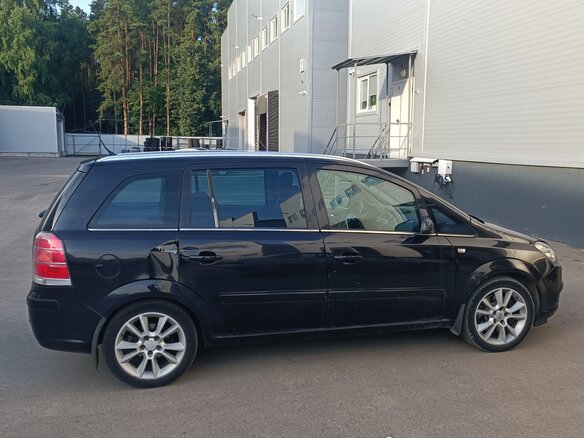 2007 Opel Zafira B, чёрный - вид 1