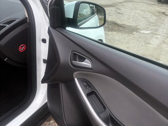 2011 Ford Focus III, белый, 750000 рублей - вид 6
