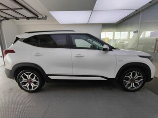 2020 Kia Seltos I, белый, 2320000 рублей, вид 4