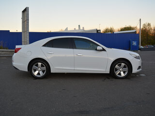 2013 Chevrolet Malibu VIII, белый, 999000 рублей, вид 4