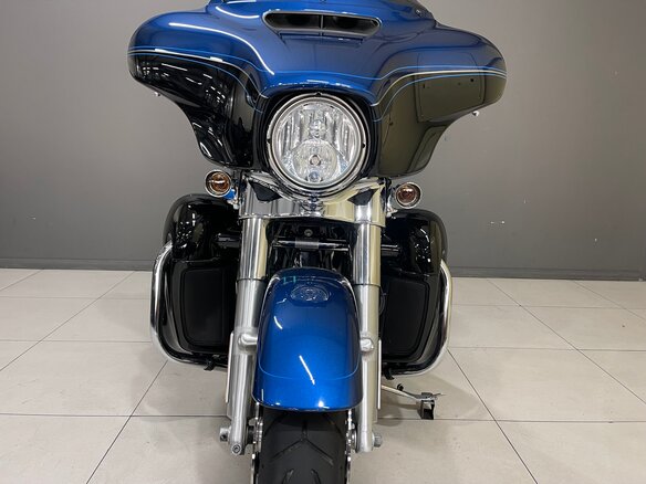 2018 Harley-Davidson Street Glide, синий, 1800000 рублей - вид 2