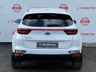 2018 Kia Sportage IV Рестайлинг, белый, 1777000 рублей, вид 4