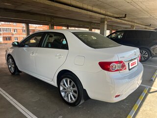 2011 Toyota Corolla X (E140, E150) Рестайлинг, белый, 1250000 рублей, вид 4