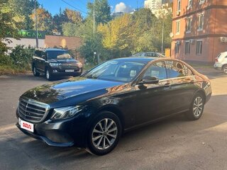 2017 Mercedes-Benz E-Класс 200 V (W213, S213, C238), чёрный, 2400000 рублей, вид 2
