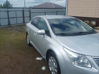 2011 Toyota Avensis III, серебристый, 1050000 рублей, вид 1