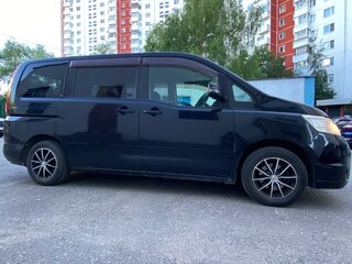 2009 Nissan Serena III (C25), чёрный, 750000 рублей, вид 3