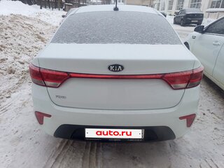 2019 Kia Rio IV, белый, 1480000 рублей, вид 4