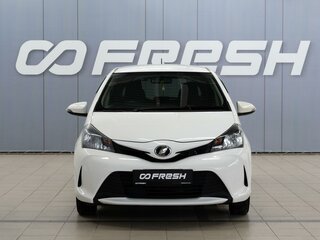 2015 Toyota Vitz III (XP130) Рестайлинг, белый, 759000 рублей, вид 3
