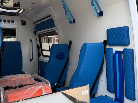 2023 Mercedes-Benz Sprinter, жёлтый, 13400000 рублей - вид 13
