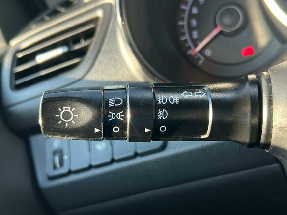 2013 Kia Rio 5-speed III, синий, 800000 рублей - вид 16