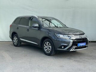 2018 Mitsubishi Outlander III Рестайлинг 2, серый, 1850000 рублей, вид 2