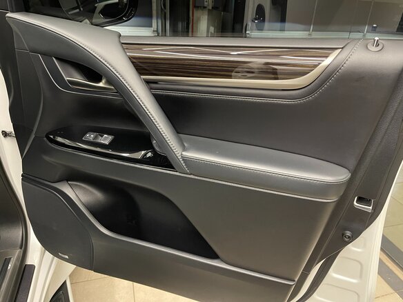 2018 Lexus LX 570 III Рестайлинг 2, белый - вид 18