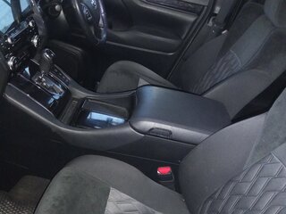 2018 Toyota Alphard III Рестайлинг, белый, 3900000 рублей, вид 4