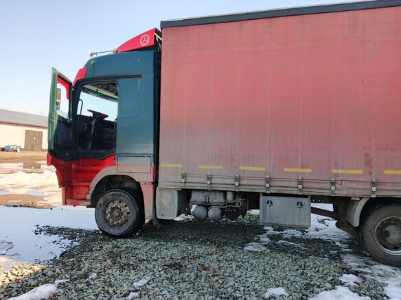 2000 Mercedes-Benz Actros, красный, 2000000 рублей - вид 16