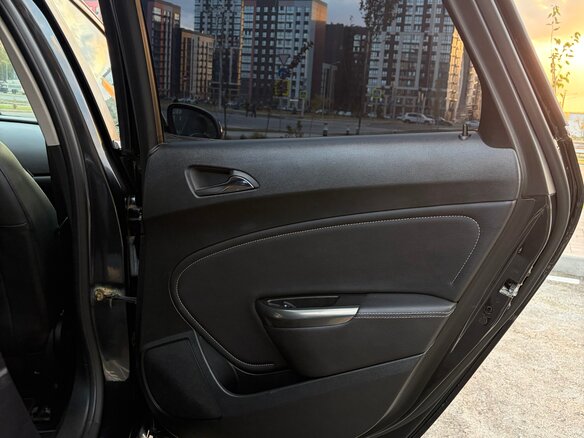 2011 Opel Astra J, чёрный - вид 27