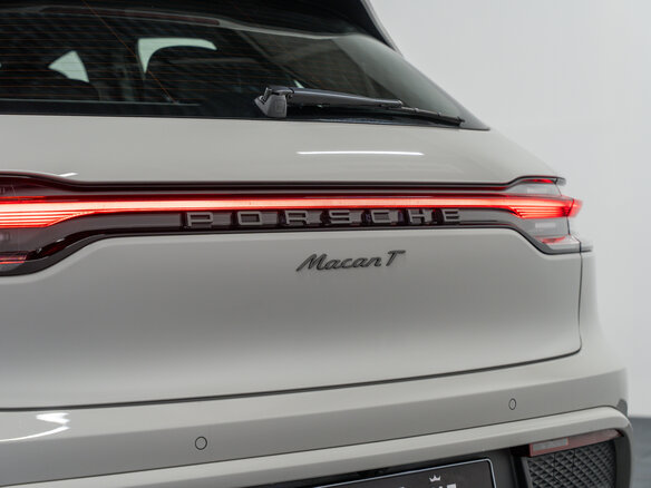 2026 Porsche Macan I Рестайлинг 2, серый, 12245000 рублей - вид 10