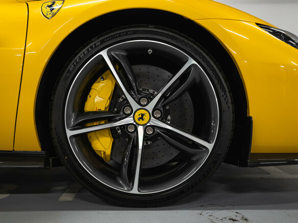 2024 Ferrari 296 GTB, жёлтый, 38000000 рублей - вид 13