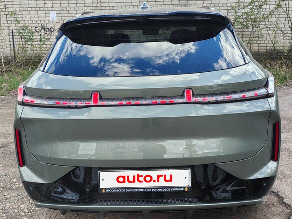 2023 Lynk & Co 08 39.6 kWh I, зелёный, 5700000 рублей - вид 2