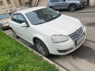 2010 Volkswagen Jetta V, белый, 268000 рублей, вид 3