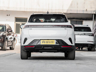 2026 Lynk & Co 06 I Рестайлинг, белый, 2300005 рублей, вид 5