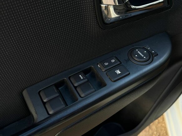 2011 Kia Rio 4-speed III, белый, 576000 рублей - вид 7