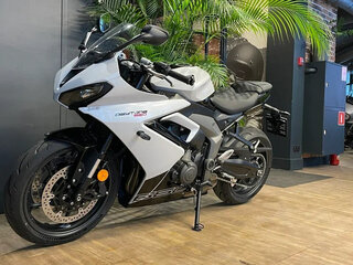 2025 Triumph Daytona 660, белый, 1150000 рублей, вид 3