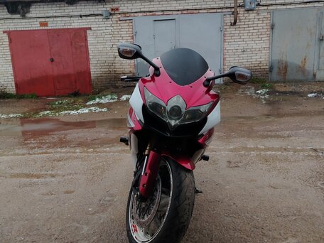 2010 Suzuki GSX-R 600, красный, 750000 рублей, вид 4