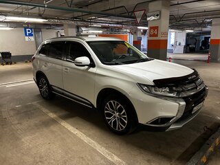 2015 Mitsubishi Outlander III Рестайлинг 2, белый, 1980000 рублей, вид 1