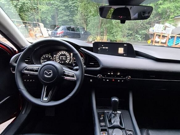 2019 Mazda 3 IV (BP), красный, 2000000 рублей - вид 17