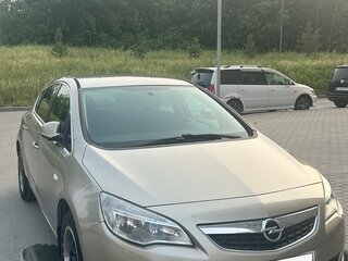 2011 Opel Astra J, бежевый, 515000 рублей, вид 2