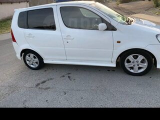 2002 Daihatsu YRV I Рестайлинг, белый, 500000 рублей, вид 5