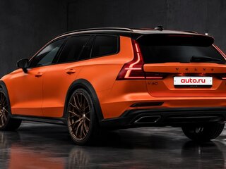 2020 Volvo V60 Cross Country II, оранжевый, 3100000 рублей, вид 3