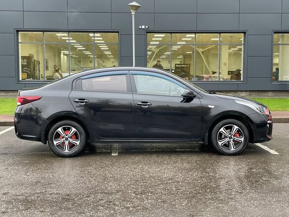 2017 Kia Rio IV, чёрный, 1200000 рублей - вид 3