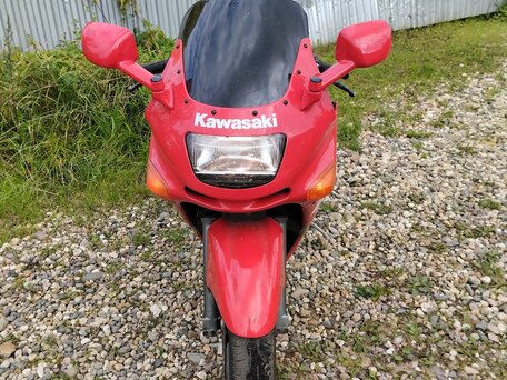 2000 Kawasaki ZZR 400, красный, 170000 рублей, вид 1
