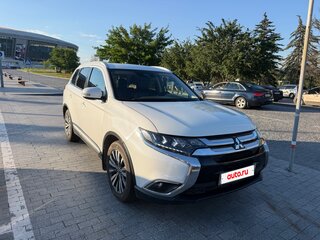 2019 Mitsubishi Outlander III Рестайлинг 3, белый, 2250000 рублей, вид 2