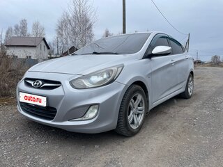 2011 Hyundai Solaris I, серебристый, 715000 рублей, вид 1