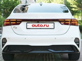 2023 Kia K3 II Рестайлинг, белый, 1830000 рублей, вид 3