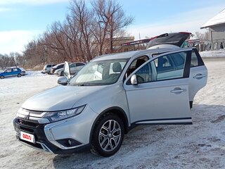2019 Mitsubishi Outlander III Рестайлинг 3, серебристый, 2350000 рублей, вид 1