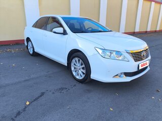 2012 Toyota Camry VII (XV50), белый, 1287000 рублей, вид 3