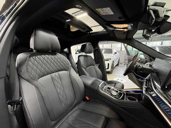 2023 BMW X6 40i III (G06) Рестайлинг, синий, 11700000 рублей - вид 25